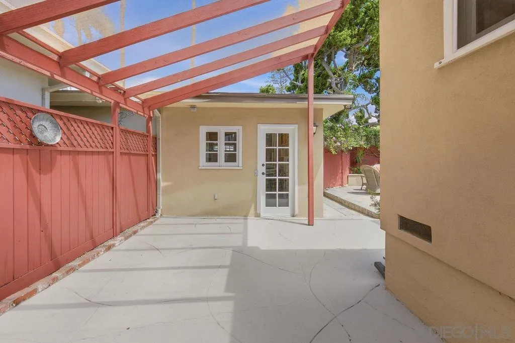https://cdn.realtyfeed.com/cdn/127/260011281/9a72729cee7b620aa15742dfcb66b7a2.webp