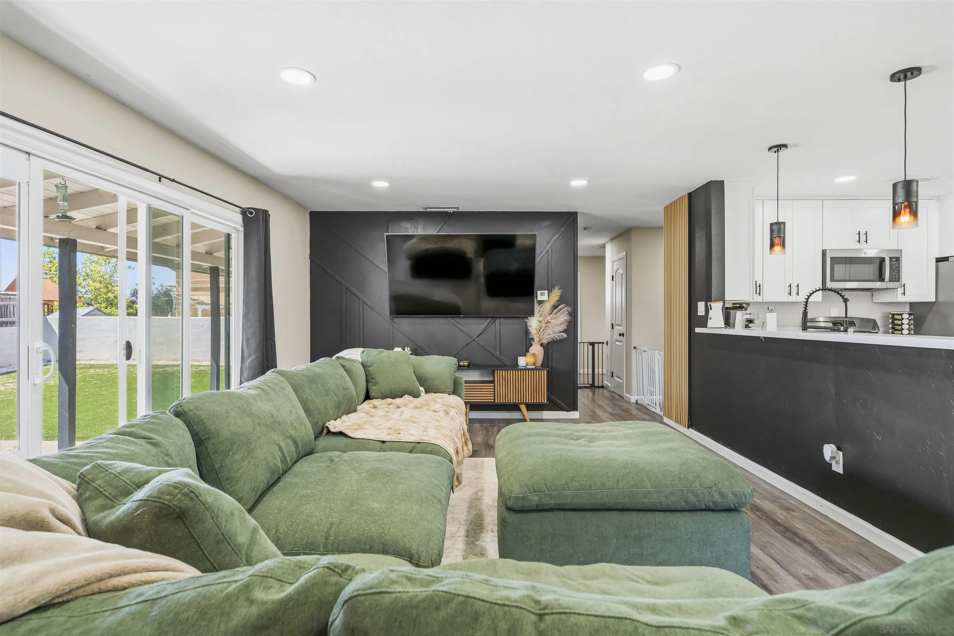 https://cdn.realtyfeed.com/cdn/127/260011282/11b86d7c6ec423c53e9a8c7944903898.webp
