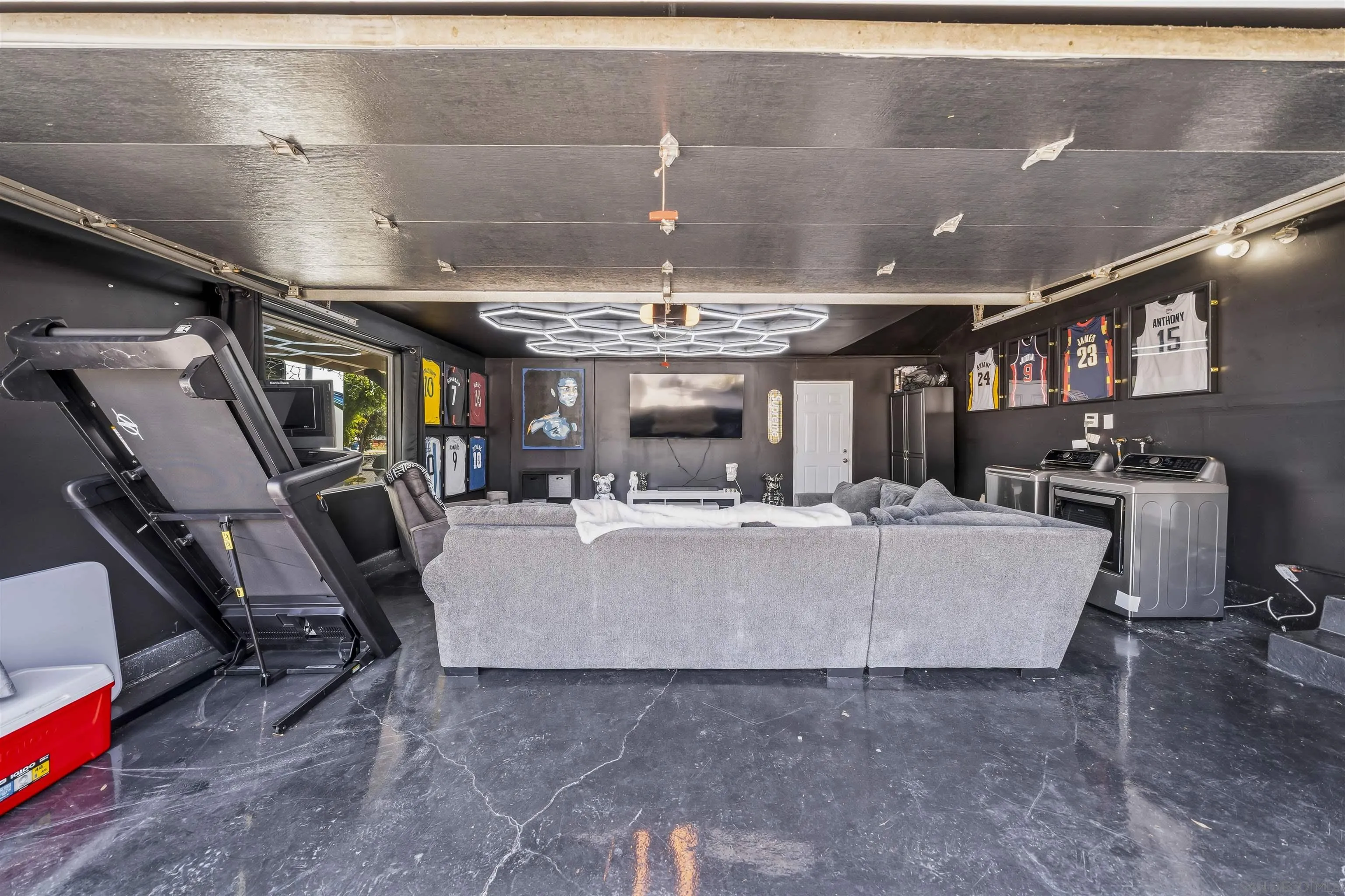 https://cdn.realtyfeed.com/cdn/127/260011282/625d10312ebbaa6cc430d0bc713f753d.webp