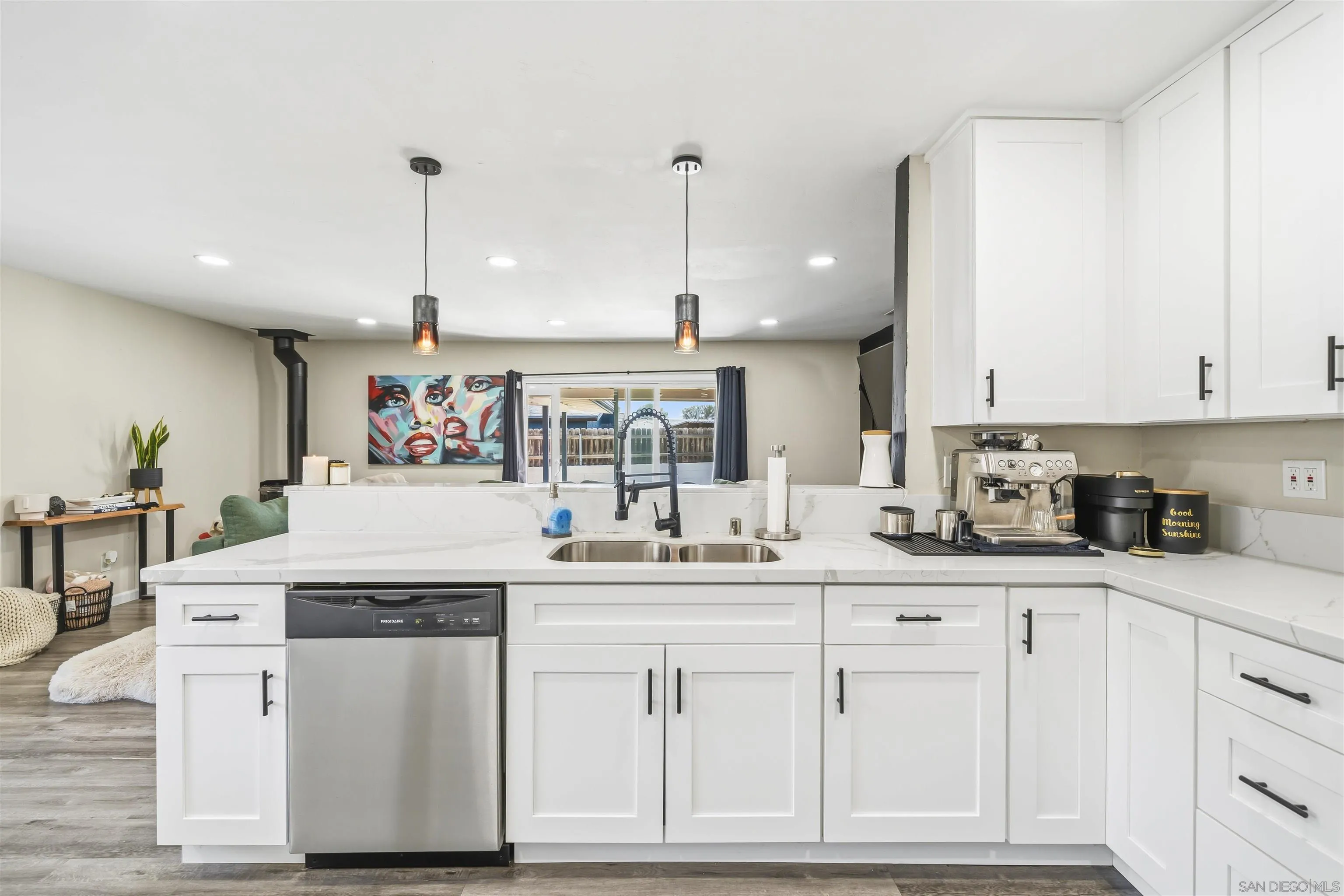 https://cdn.realtyfeed.com/cdn/127/260011282/7b65b2250df7cf5bb73343f50f1daf7f.webp