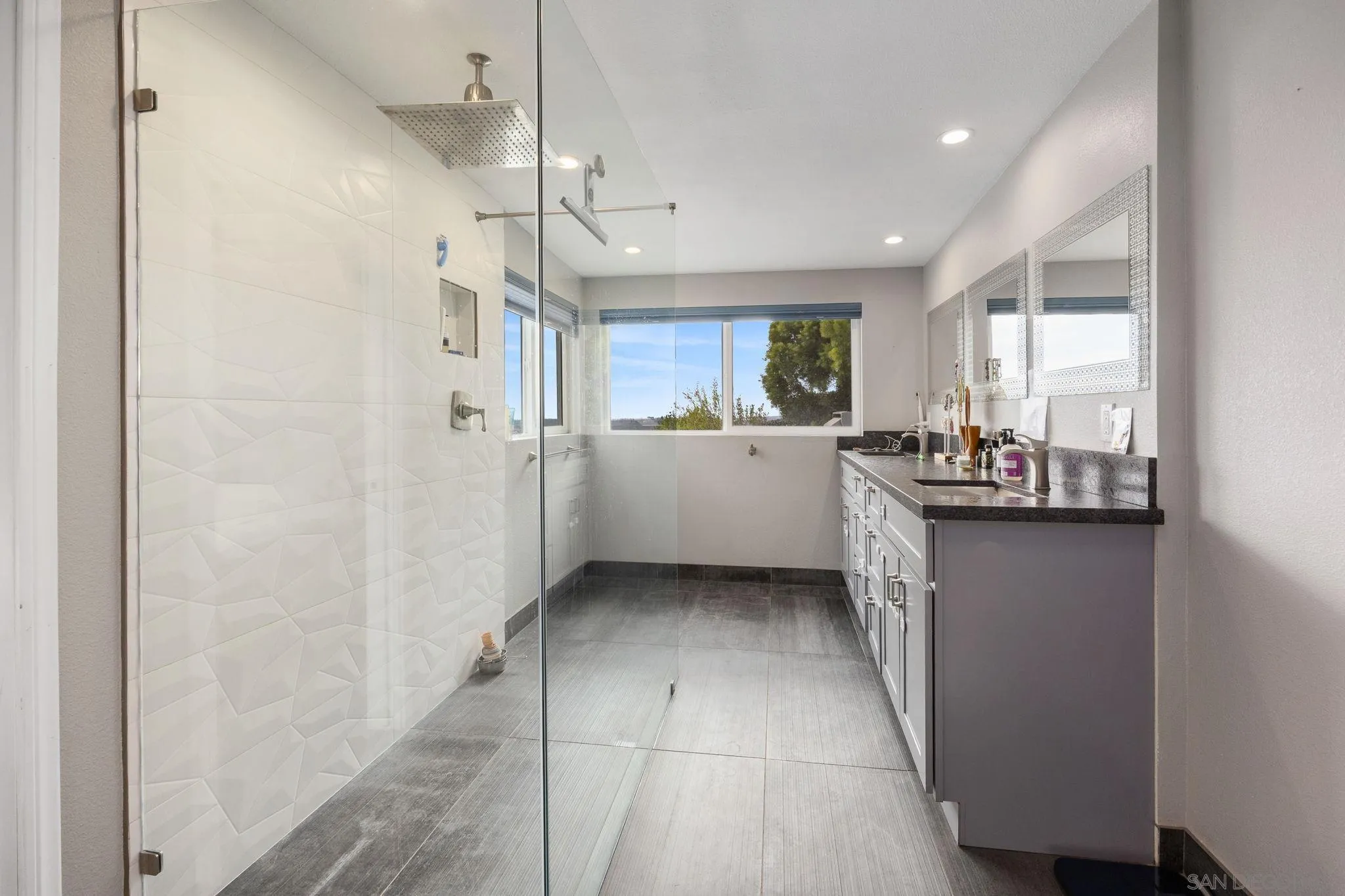 https://cdn.realtyfeed.com/cdn/127/260011284/18e13e6978becc9eed876f2661dc8651.webp