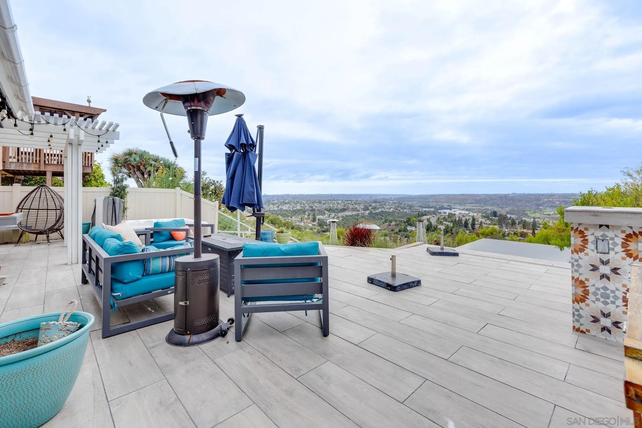 https://cdn.realtyfeed.com/cdn/127/260011284/795d0f7c60902f981e41406e1e89d4e3.webp