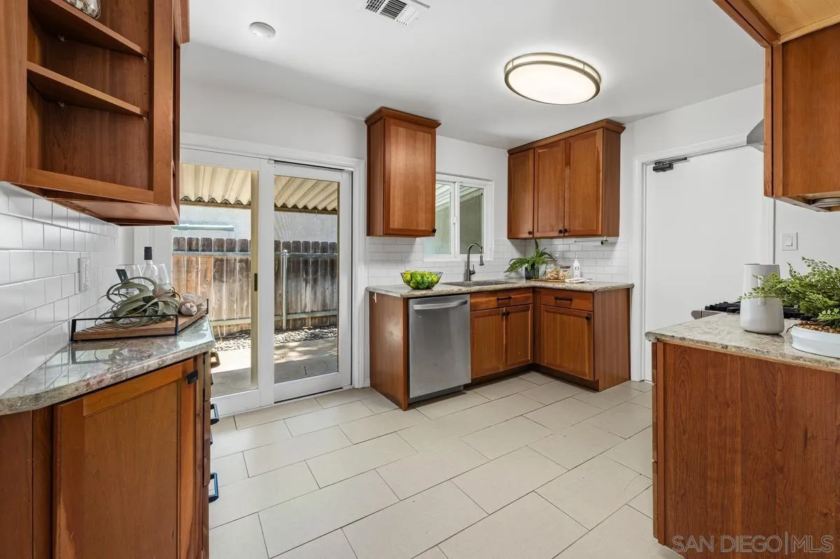 https://cdn.realtyfeed.com/cdn/127/260011285/863b25c8eba726aff6a8e1cb68ff94bf.webp