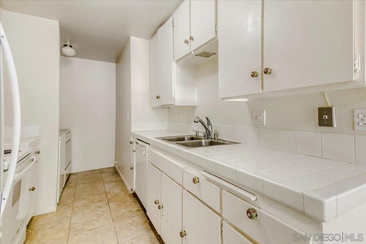 Photo #12: 260011288 Listing: Photo #12