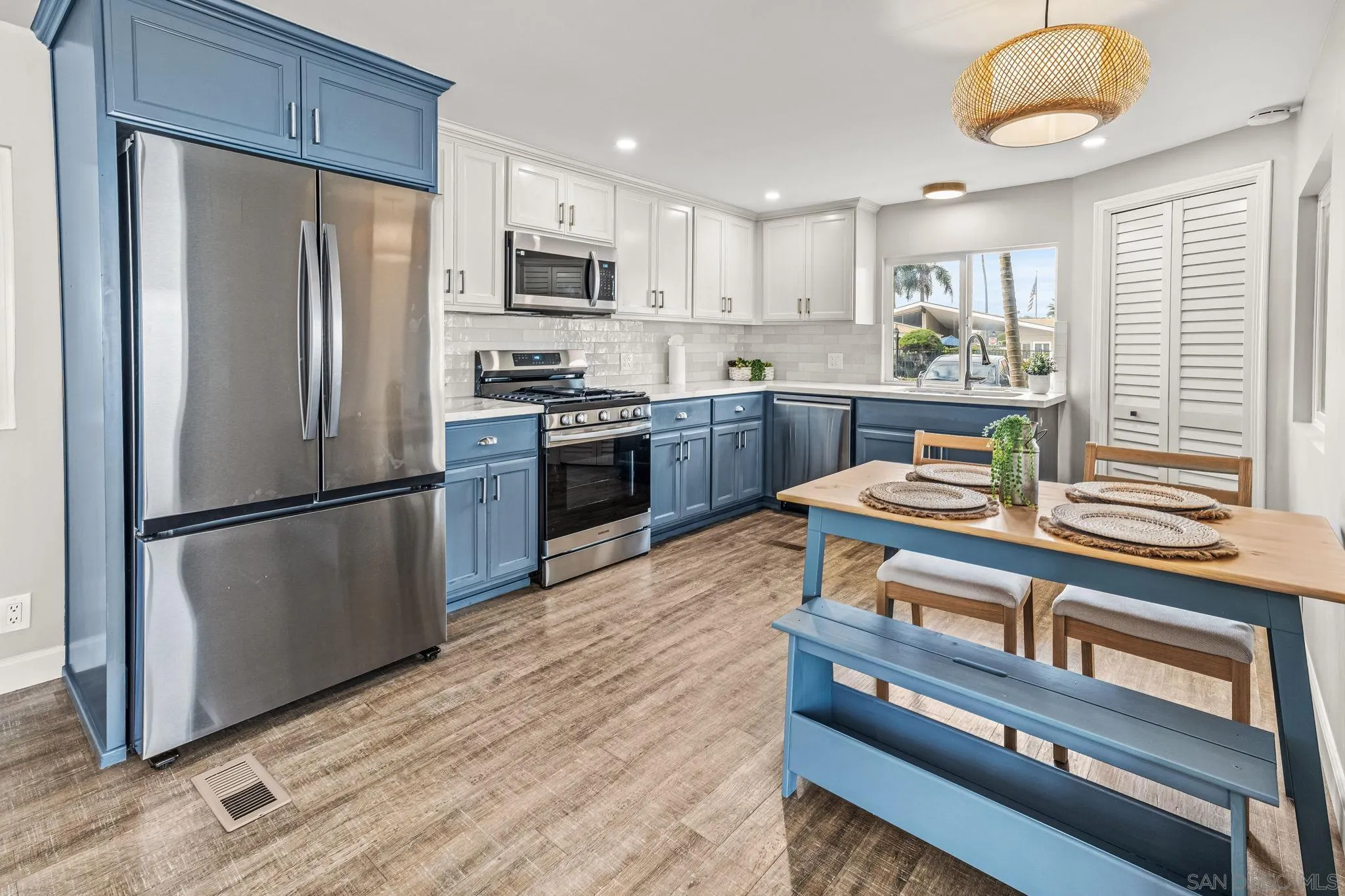 https://cdn.realtyfeed.com/cdn/127/260011290/3da36878560bbd19146c9c8dccc55379.webp