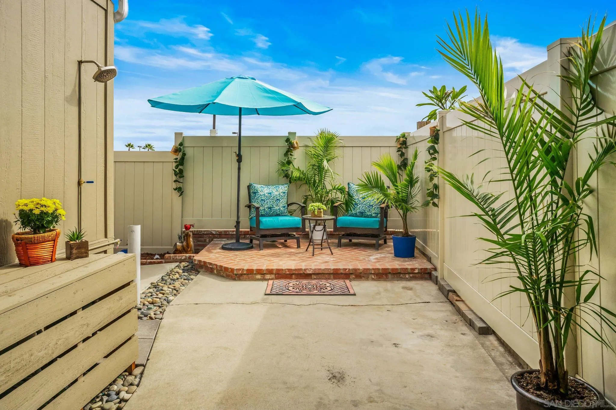 https://cdn.realtyfeed.com/cdn/127/260011290/fa477d25eae0d67e68945a8cd0f1c7d6.webp