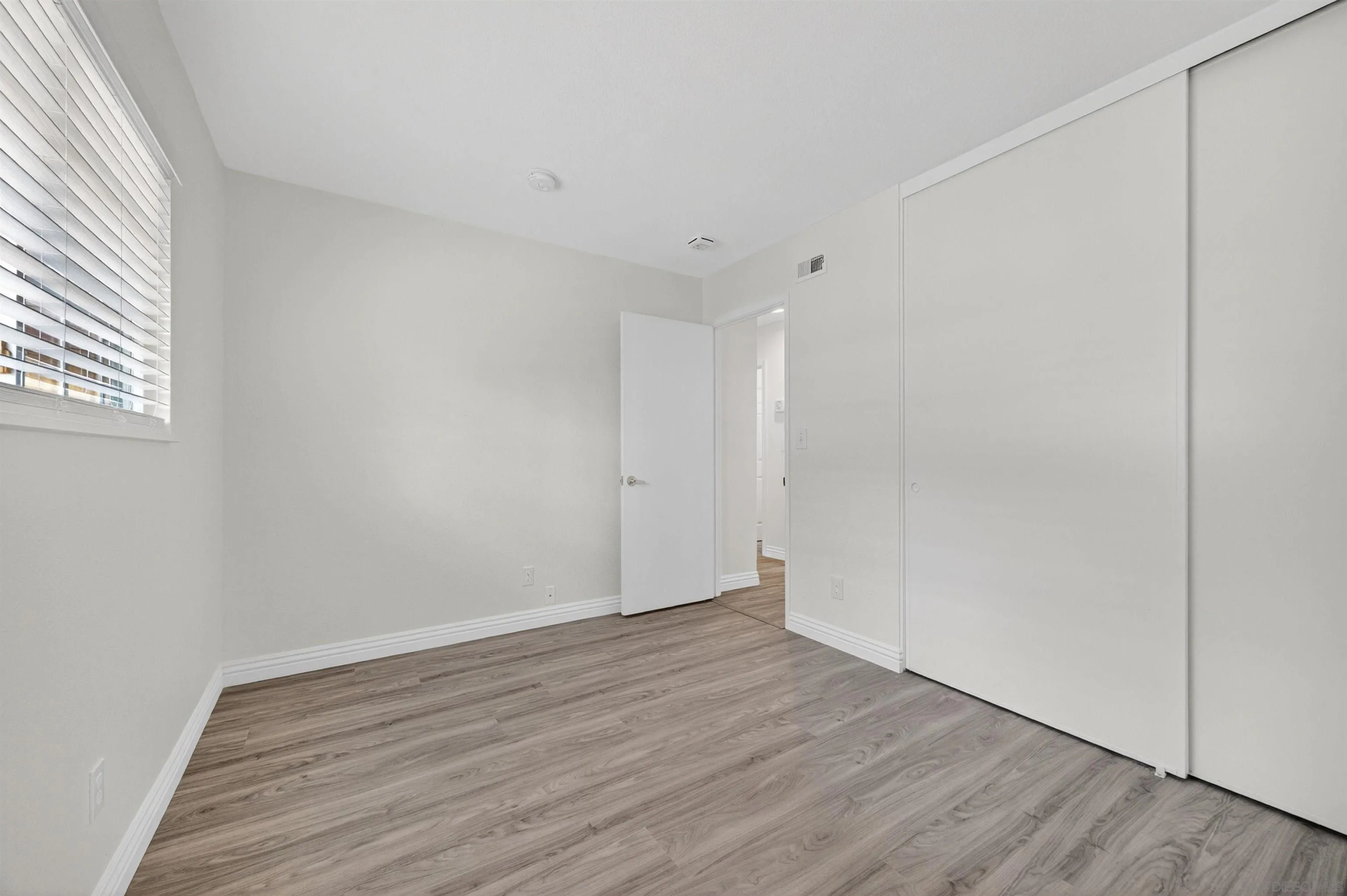 https://cdn.realtyfeed.com/cdn/127/260011293/842cc4f71e4b8e00941f7f0982d2110a.webp