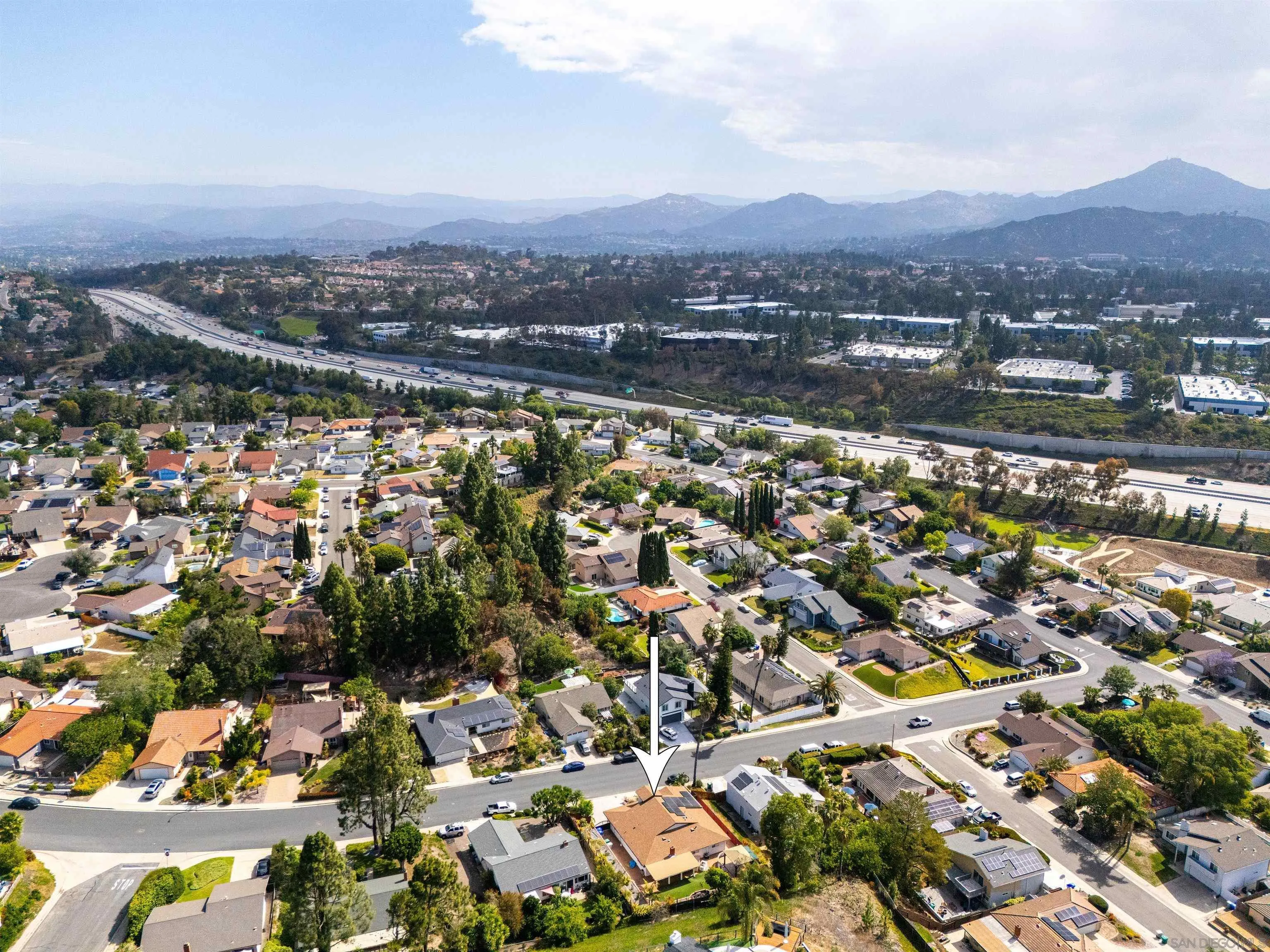 https://cdn.realtyfeed.com/cdn/127/260011293/85b65d1270a66382401052bcaceca2c3.webp