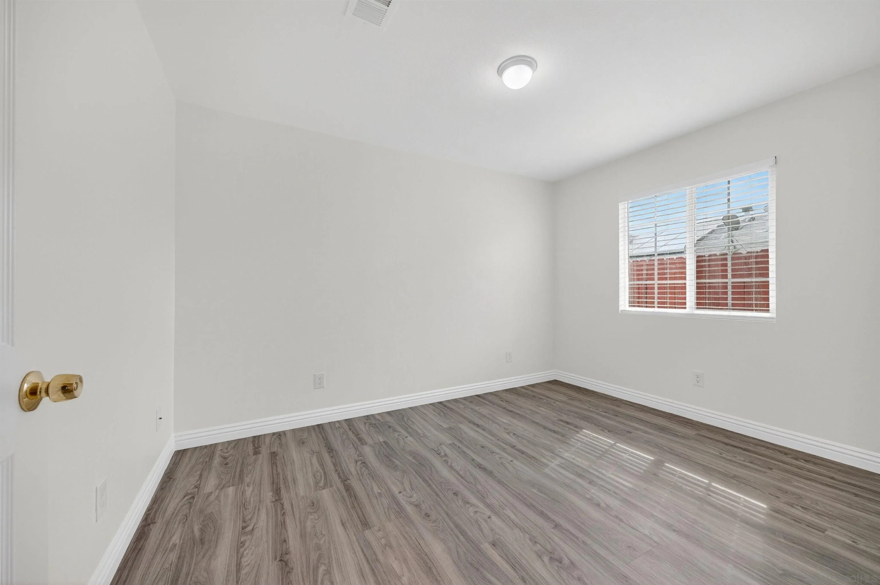 https://cdn.realtyfeed.com/cdn/127/260011293/f93cf1dad4cf6f868718614388e4e474.webp