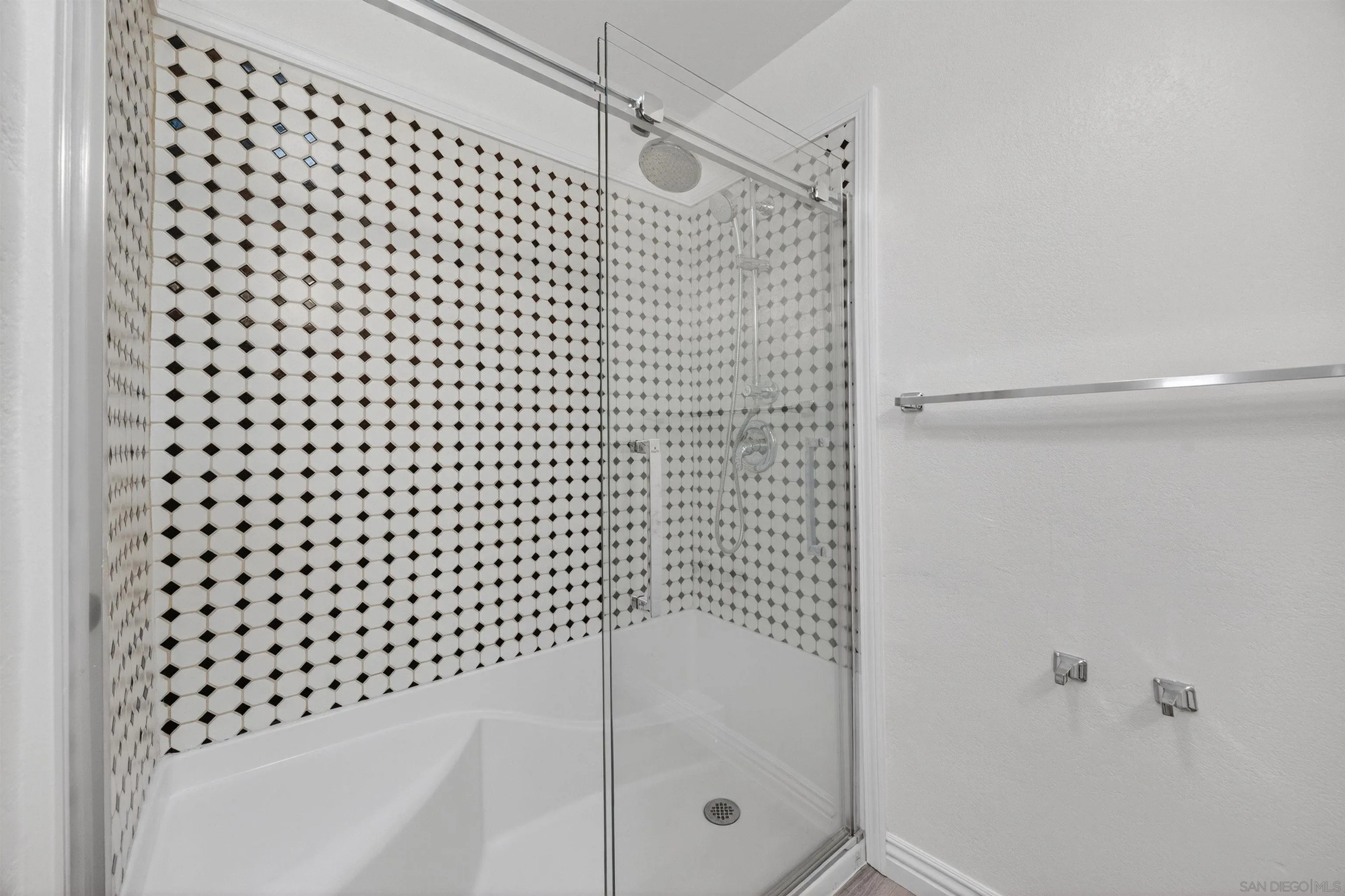 https://cdn.realtyfeed.com/cdn/127/260011293/f96195aabdbea1d5a9730330635aaa7e.webp