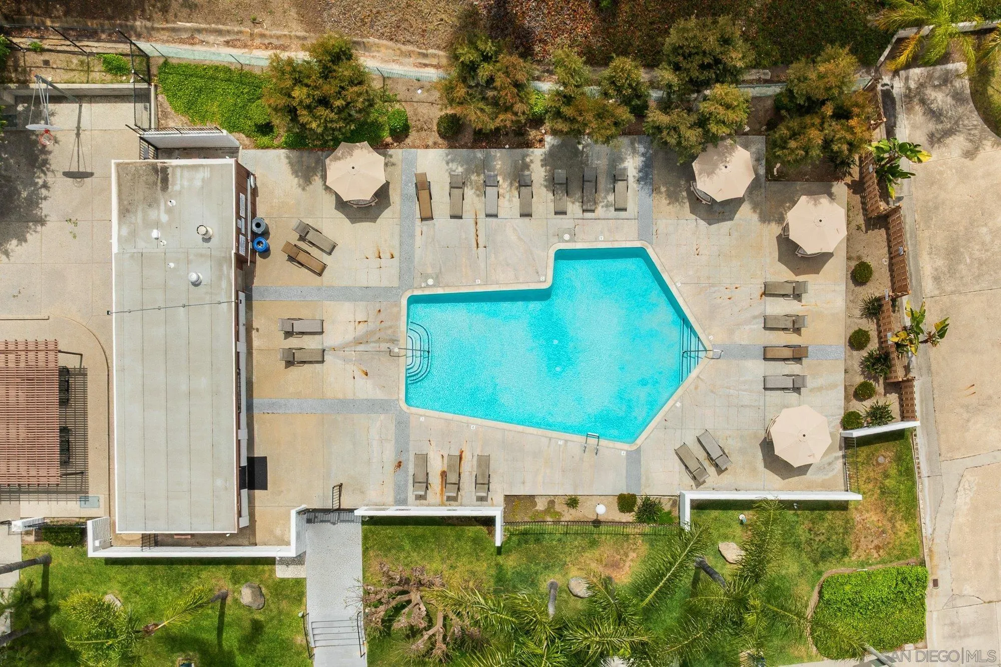 https://cdn.realtyfeed.com/cdn/127/260011294/44f18b9a355a4c321ec5000d932566ed.webp