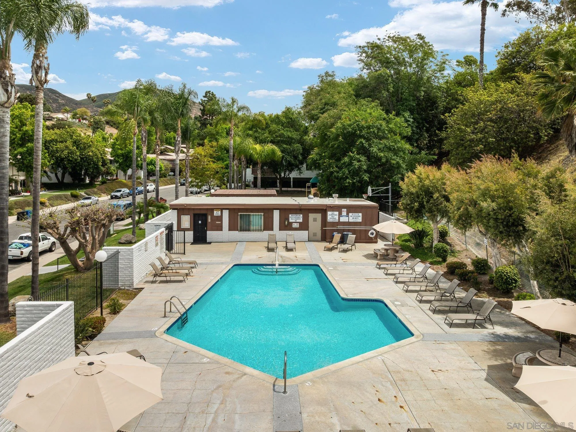 https://cdn.realtyfeed.com/cdn/127/260011294/76464d3f40ba4847a6f40e105a676090.webp