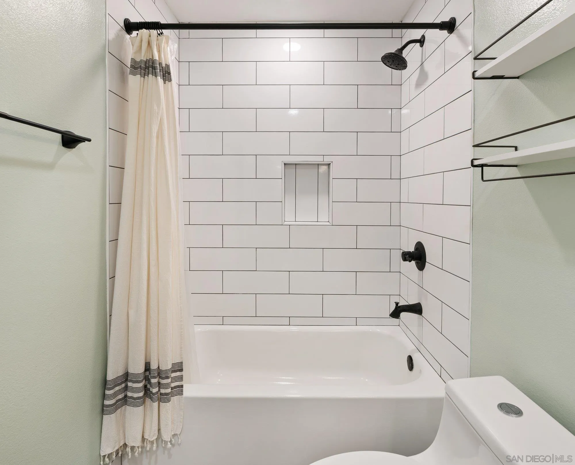 Photo #16: 260011294 Listing: Photo #16