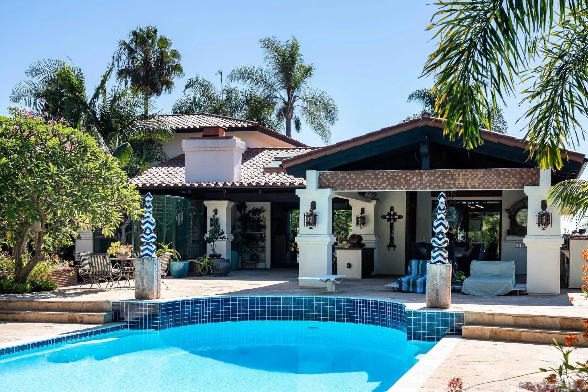 https://cdn.realtyfeed.com/cdn/127/260011303/279de8783df8df386d6441ababf00ded.webp