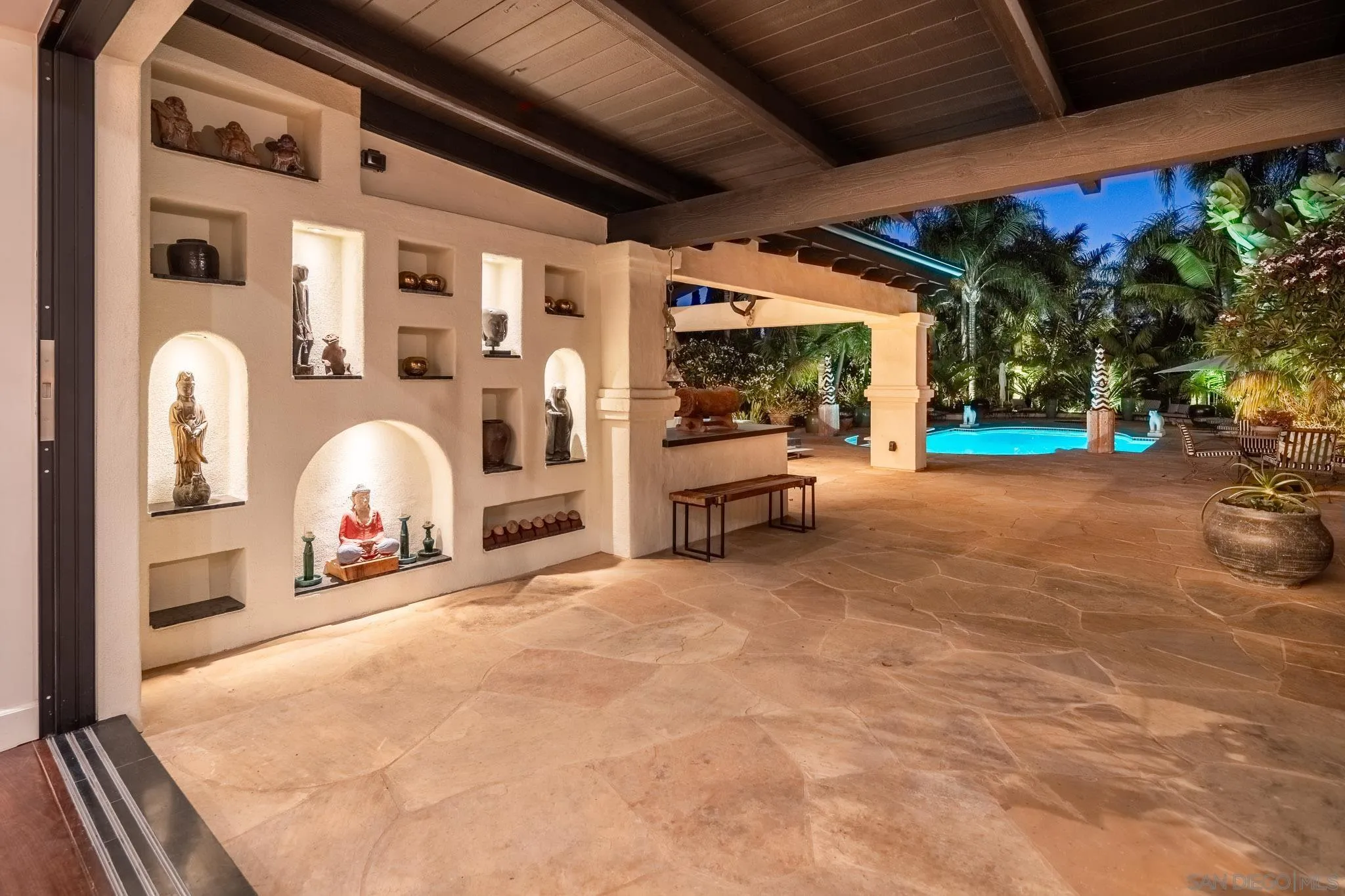 https://cdn.realtyfeed.com/cdn/127/260011303/bf5fa7b08cf292e26629a3faf8a9f64d.webp