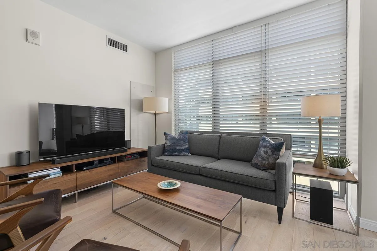 https://cdn.realtyfeed.com/cdn/127/260011304/2cd5ce51ebc429762f2f6e93bcc9af12.webp