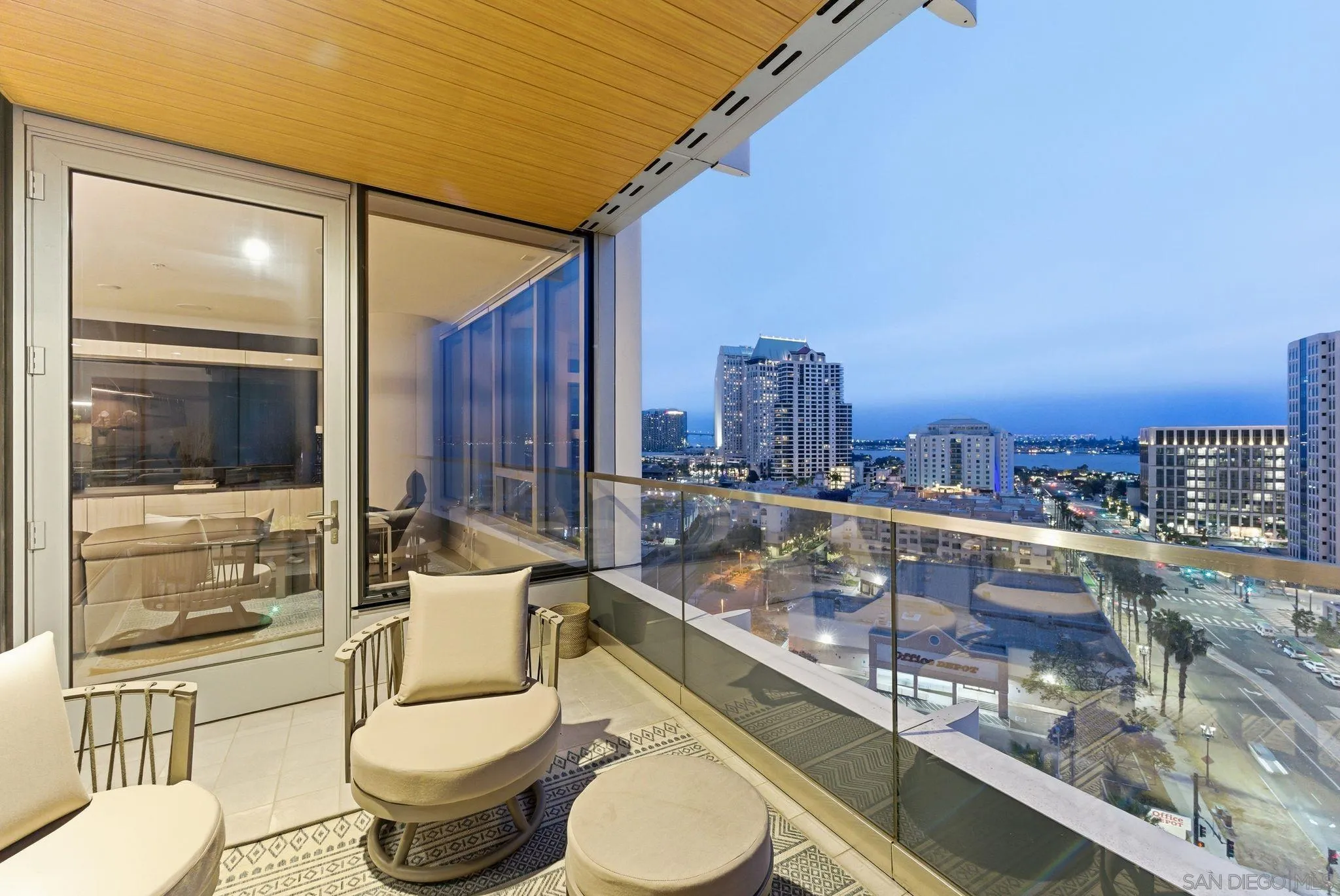 https://cdn.realtyfeed.com/cdn/127/260011306/32ae252caa5a7b160bcb51a5f8b7b1fe.webp