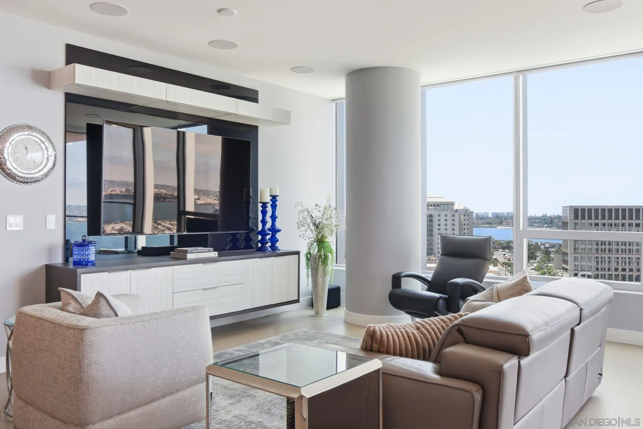 https://cdn.realtyfeed.com/cdn/127/260011306/5166b4b4ecbed4f116f14241a112b27a.webp