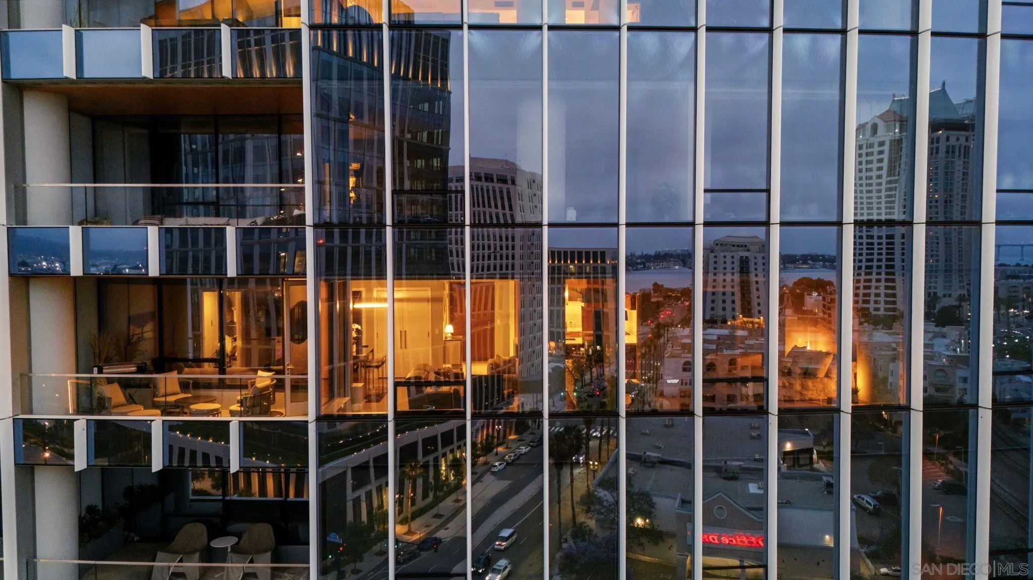 https://cdn.realtyfeed.com/cdn/127/260011306/769f4650aa3fdf0588f6b2c7b7b686c0.webp