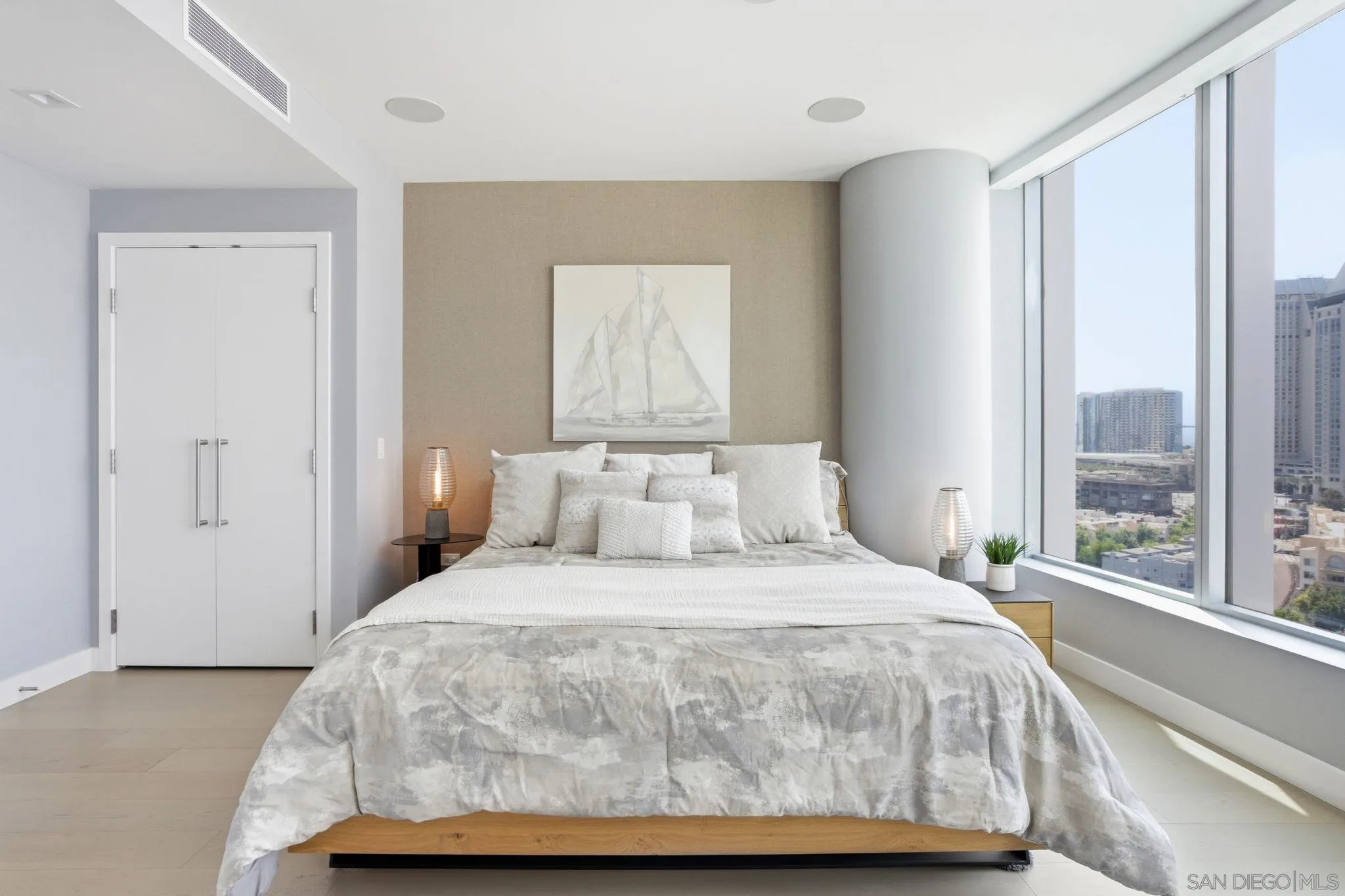 https://cdn.realtyfeed.com/cdn/127/260011306/98acbc1996cb263241a4edfe4fcf9f20.webp