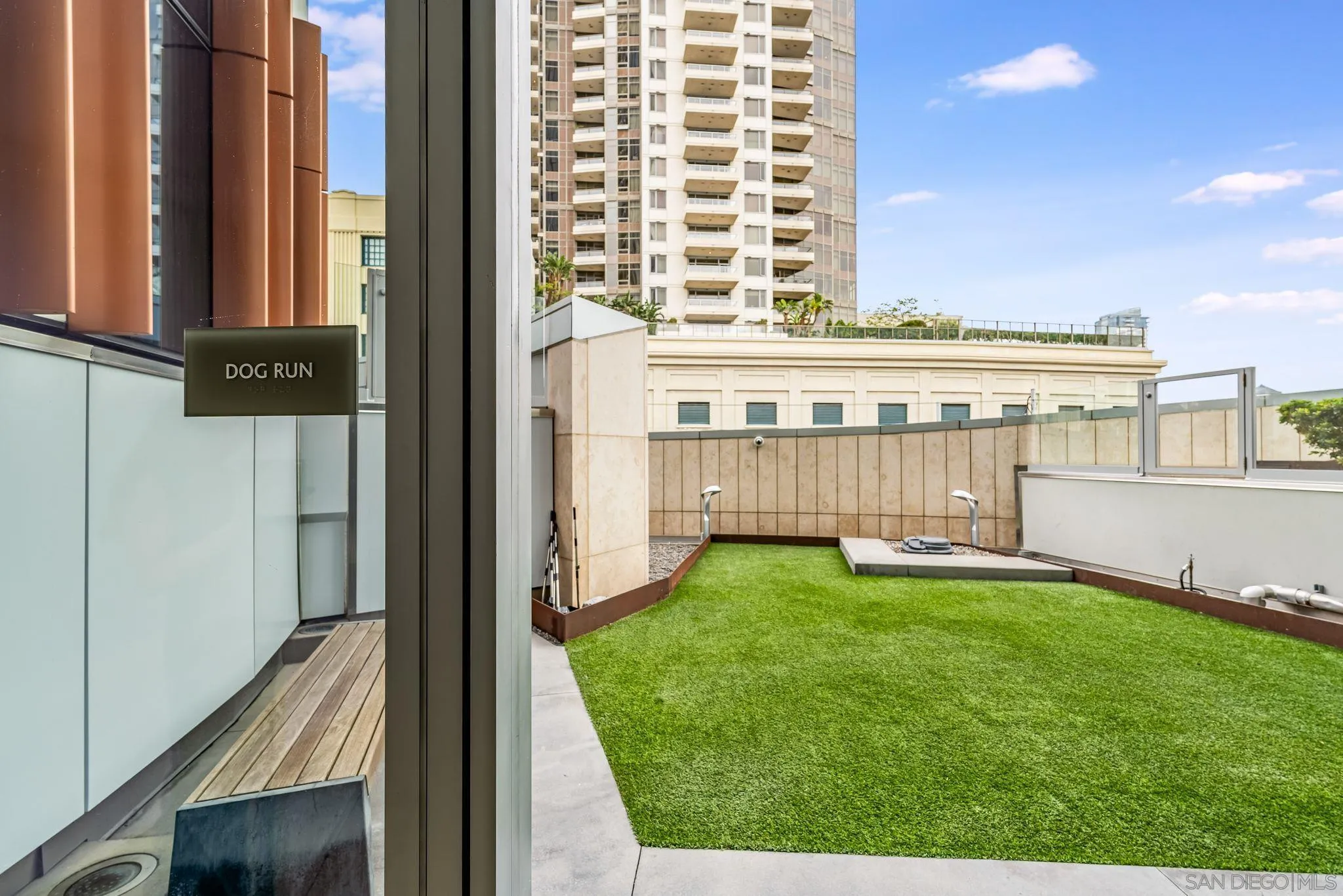 https://cdn.realtyfeed.com/cdn/127/260011306/9ff62db0bdef04359350e2012e9b961d.webp