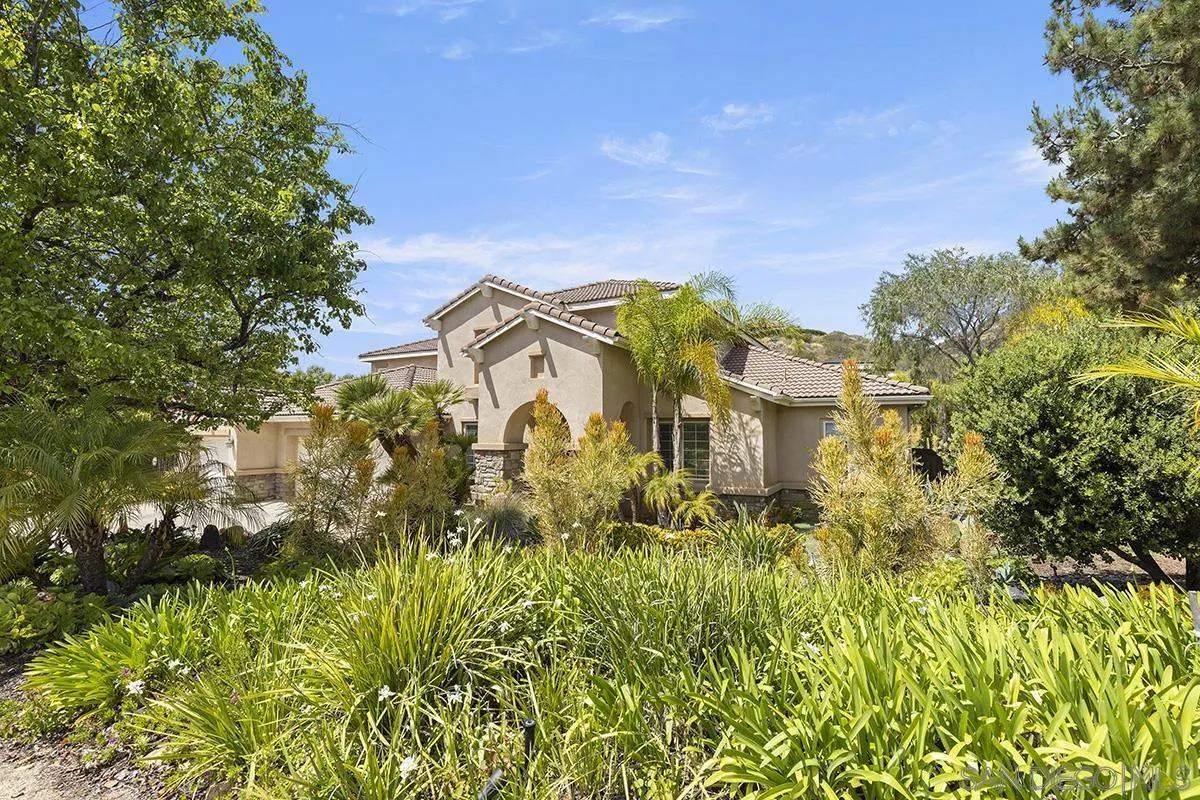 https://cdn.realtyfeed.com/cdn/127/260011308/085ea398fa81ac81139ea0098f7e87c6.webp