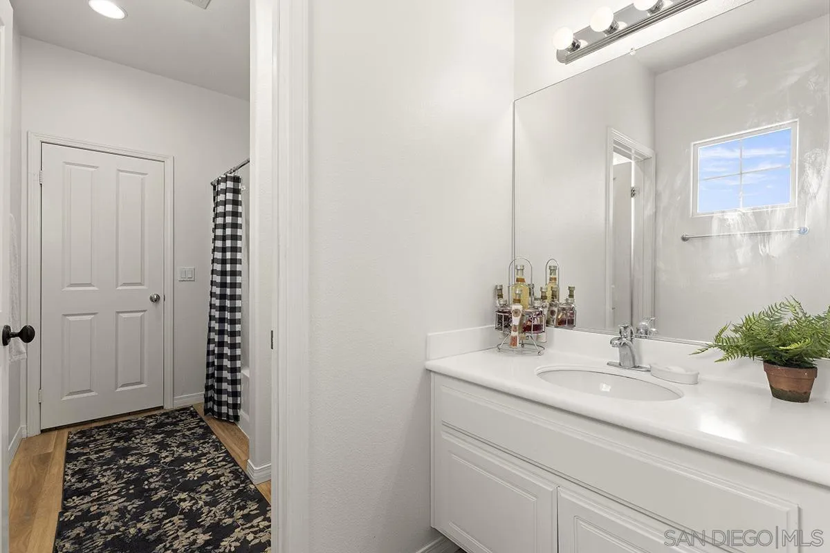 https://cdn.realtyfeed.com/cdn/127/260011308/355441b7269530d48fbf542b301bc5d1.webp