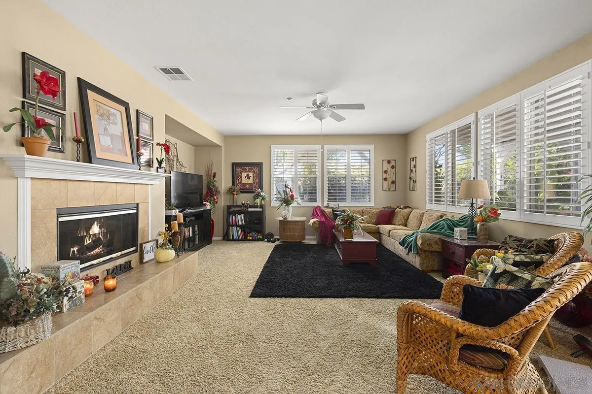 https://cdn.realtyfeed.com/cdn/127/260011308/399d2823f6246928042c6108a0d782e5.webp