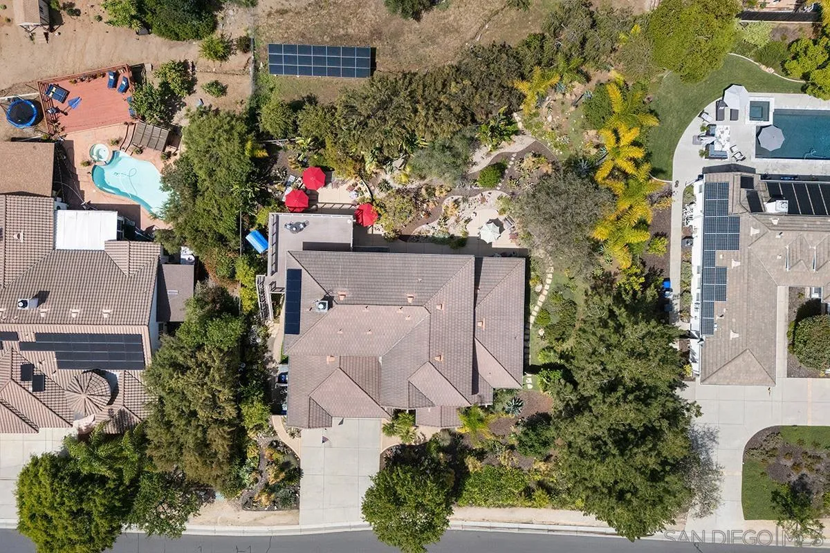 https://cdn.realtyfeed.com/cdn/127/260011308/939fb80f98f42f1645f0ff04fa073347.webp