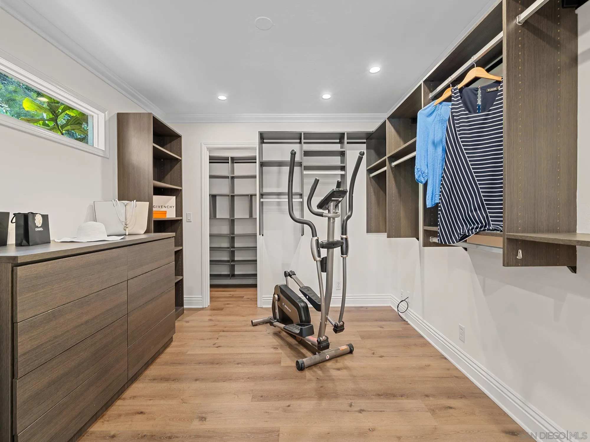 https://cdn.realtyfeed.com/cdn/127/260011310/2c86b8ec9046b9d9ab93015c7cf201d2.webp