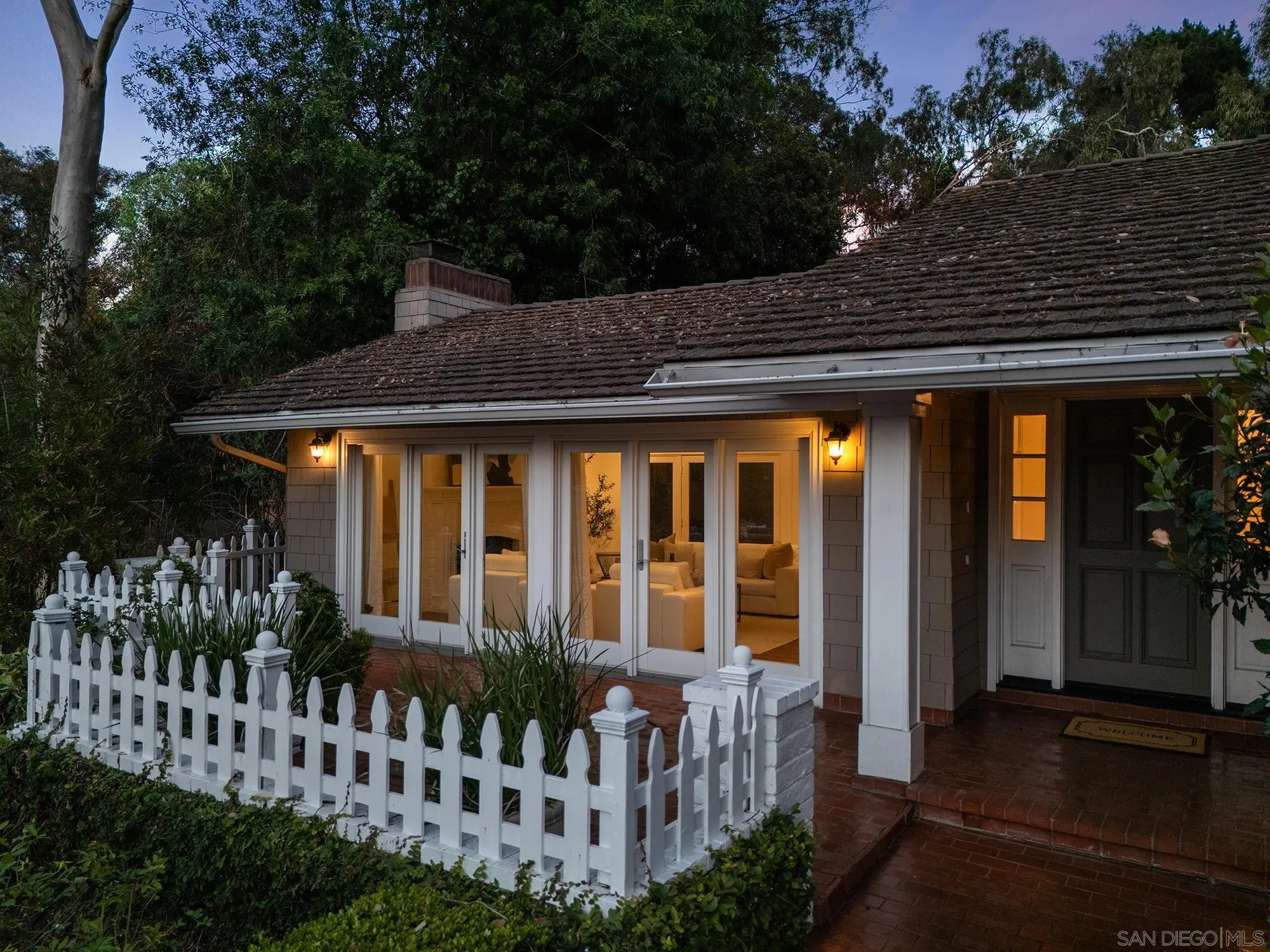 https://cdn.realtyfeed.com/cdn/127/260011310/42846b344505c0df4ca89f18f9888ebb.webp