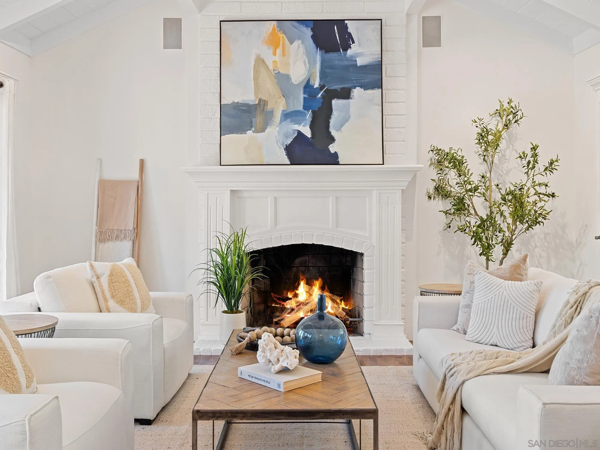 https://cdn.realtyfeed.com/cdn/127/260011310/477775702138655ebbc38693a7430b4b.webp