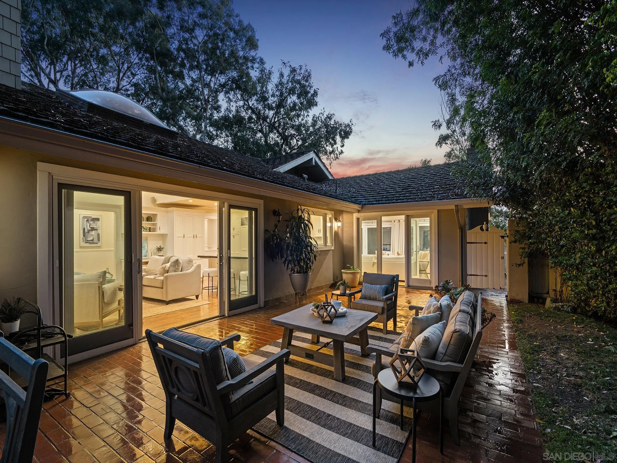 https://cdn.realtyfeed.com/cdn/127/260011310/4aad9884c3ec58b680dab16aec26fd55.webp