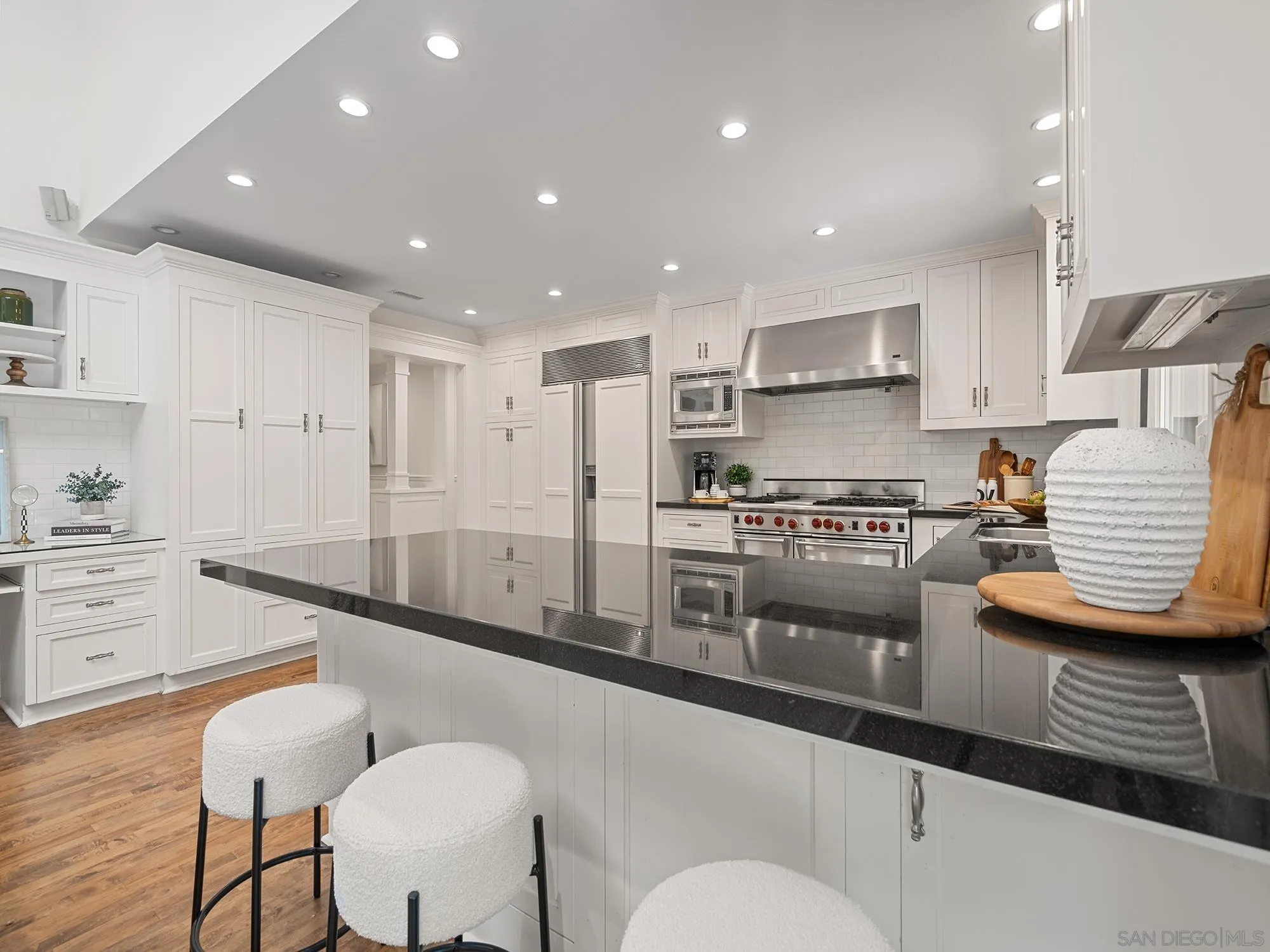 https://cdn.realtyfeed.com/cdn/127/260011310/dcb41fd184769f1b910451a01eff4d9f.webp