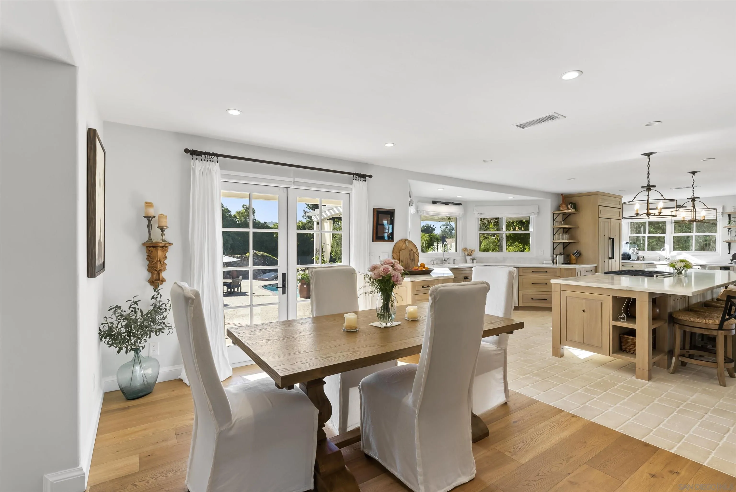 https://cdn.realtyfeed.com/cdn/127/260011312/7bdf04c3487d89cc4cd4deb592ea0be8.webp