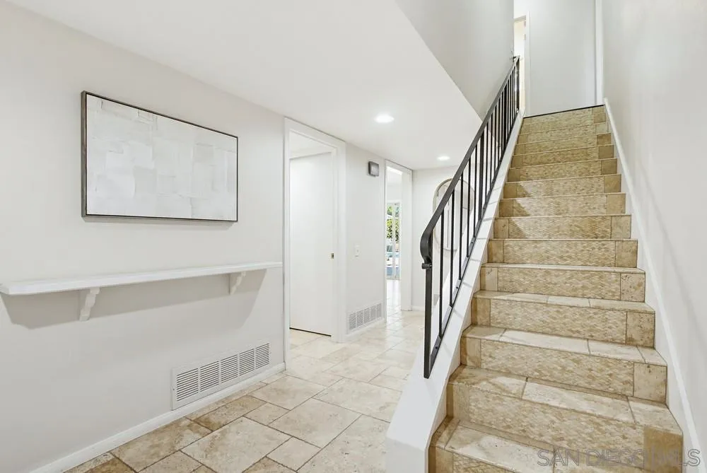 https://cdn.realtyfeed.com/cdn/127/260011313/738ae15cc8cdb50a82e4530fc5196ad4.webp