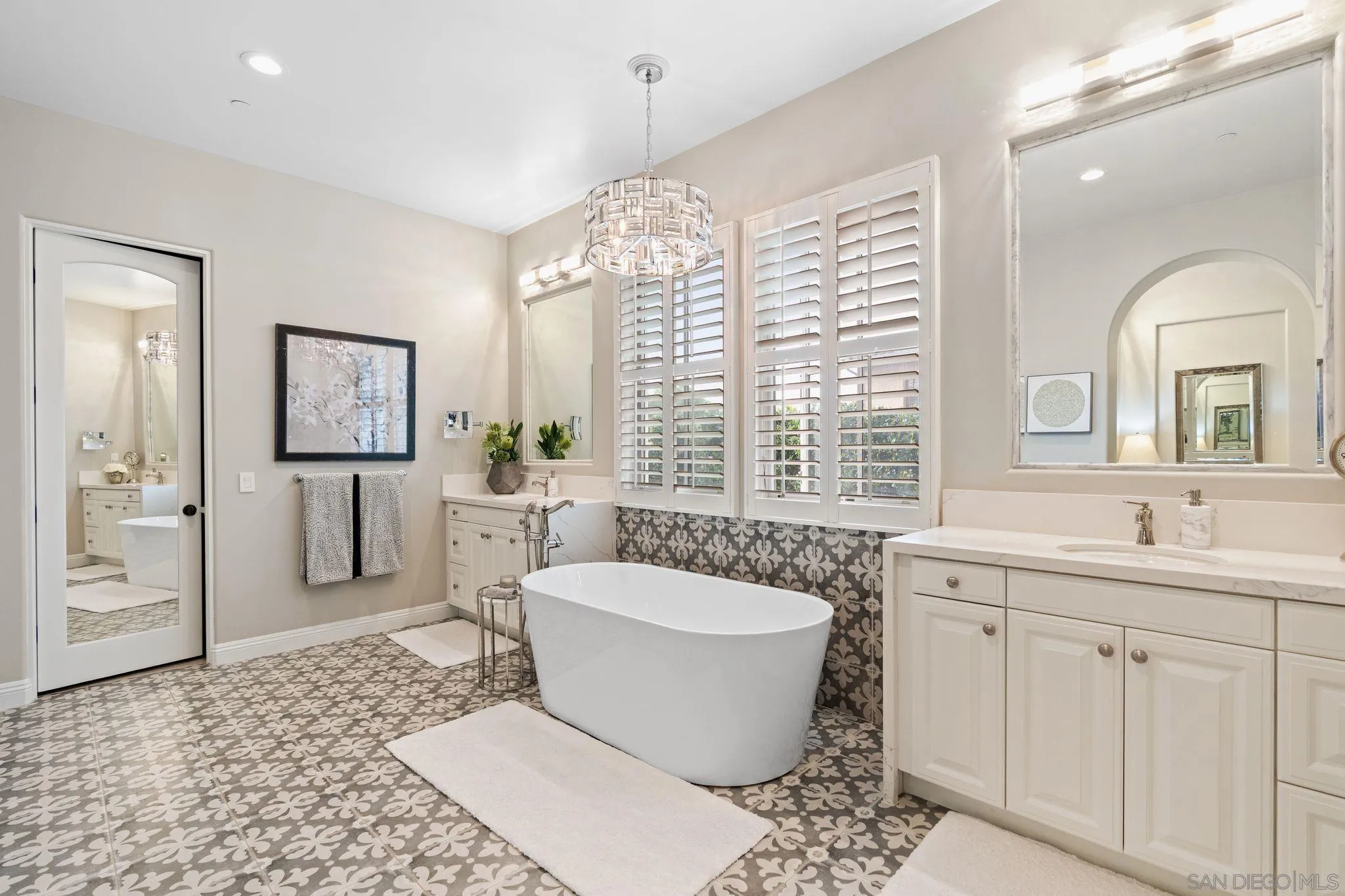 https://cdn.realtyfeed.com/cdn/127/260011314/53d0cb6a7cc7f9dedb5d6b360f808796.webp