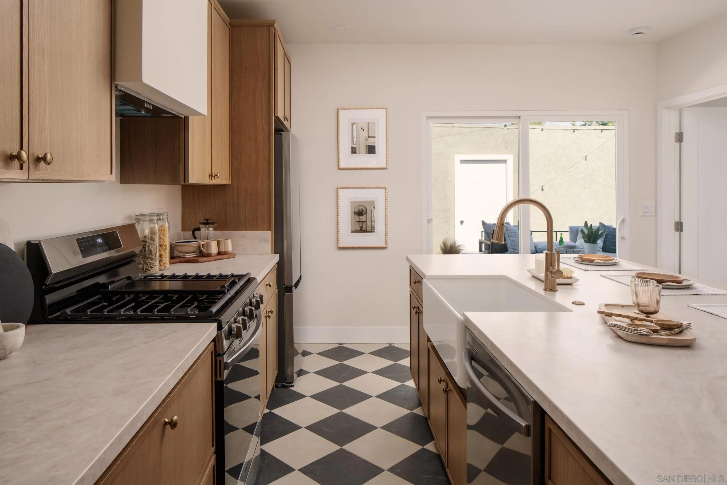 https://cdn.realtyfeed.com/cdn/127/260011319/445bea83d4700fb0b527f4df6bc6a960.webp