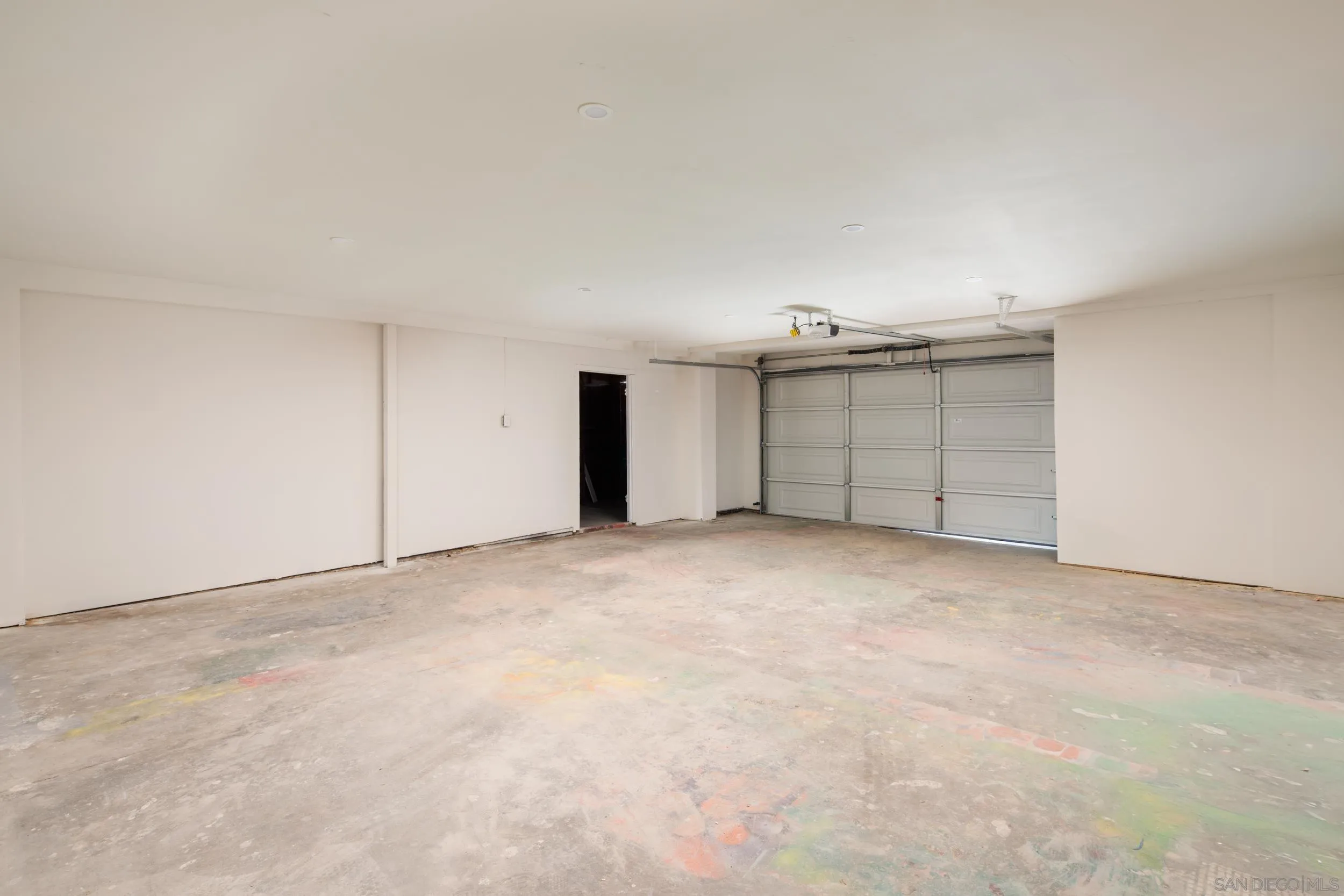 https://cdn.realtyfeed.com/cdn/127/260011319/bd2bf236700760b9171c426e95a0582e.webp