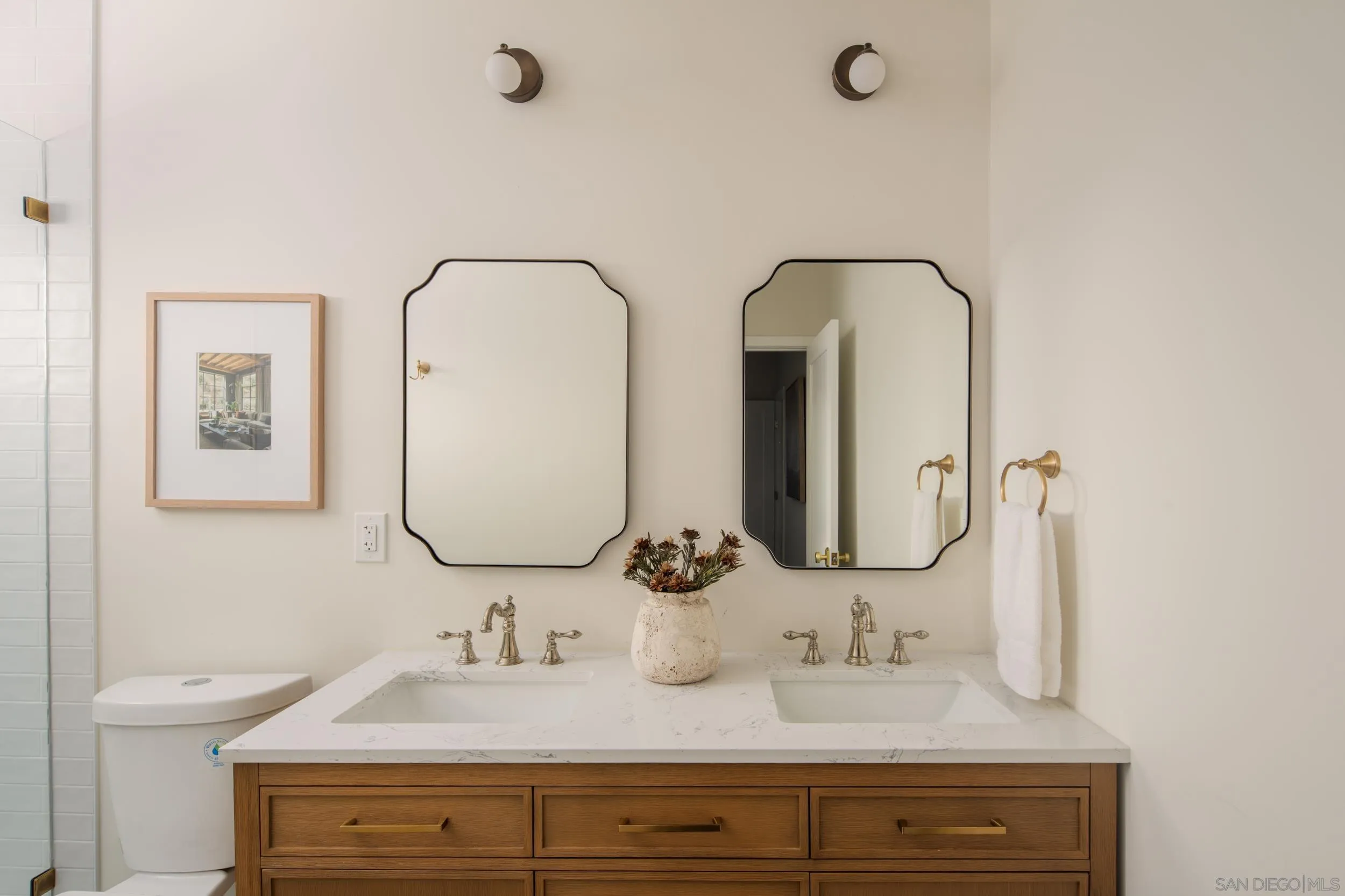 https://cdn.realtyfeed.com/cdn/127/260011319/d69758f1d17bf7d5a98f0ac4a481403c.webp