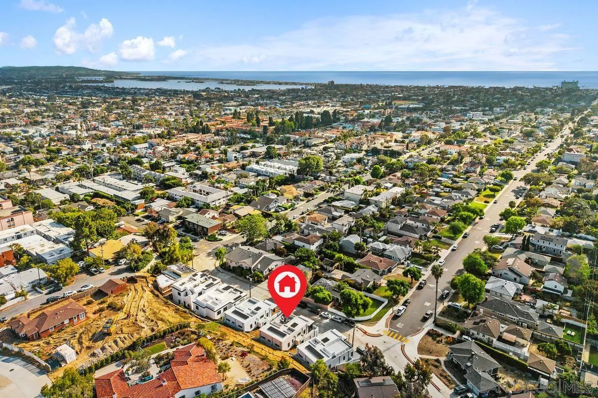 https://cdn.realtyfeed.com/cdn/127/260011321/35770df35864b7a6bd73b2414c8da778.webp