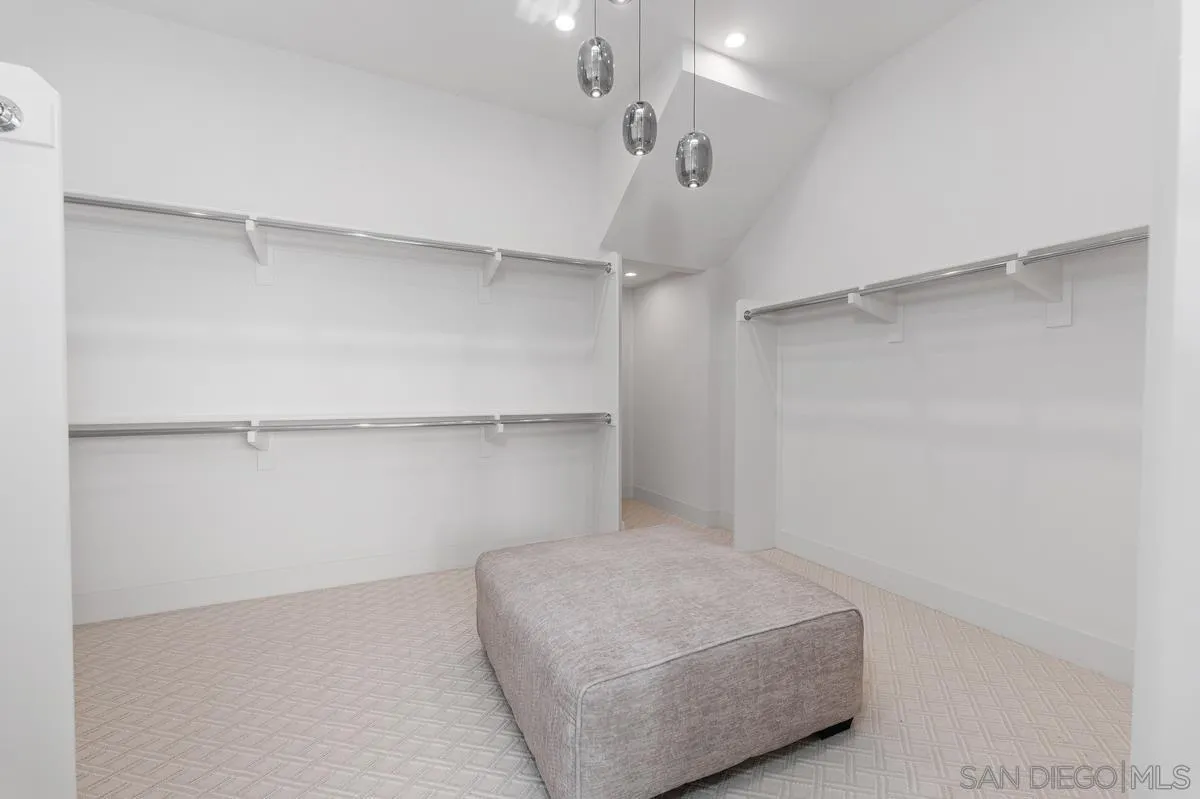 https://cdn.realtyfeed.com/cdn/127/260011321/785c96ed8b234e60a959f17d8fef17d2.webp