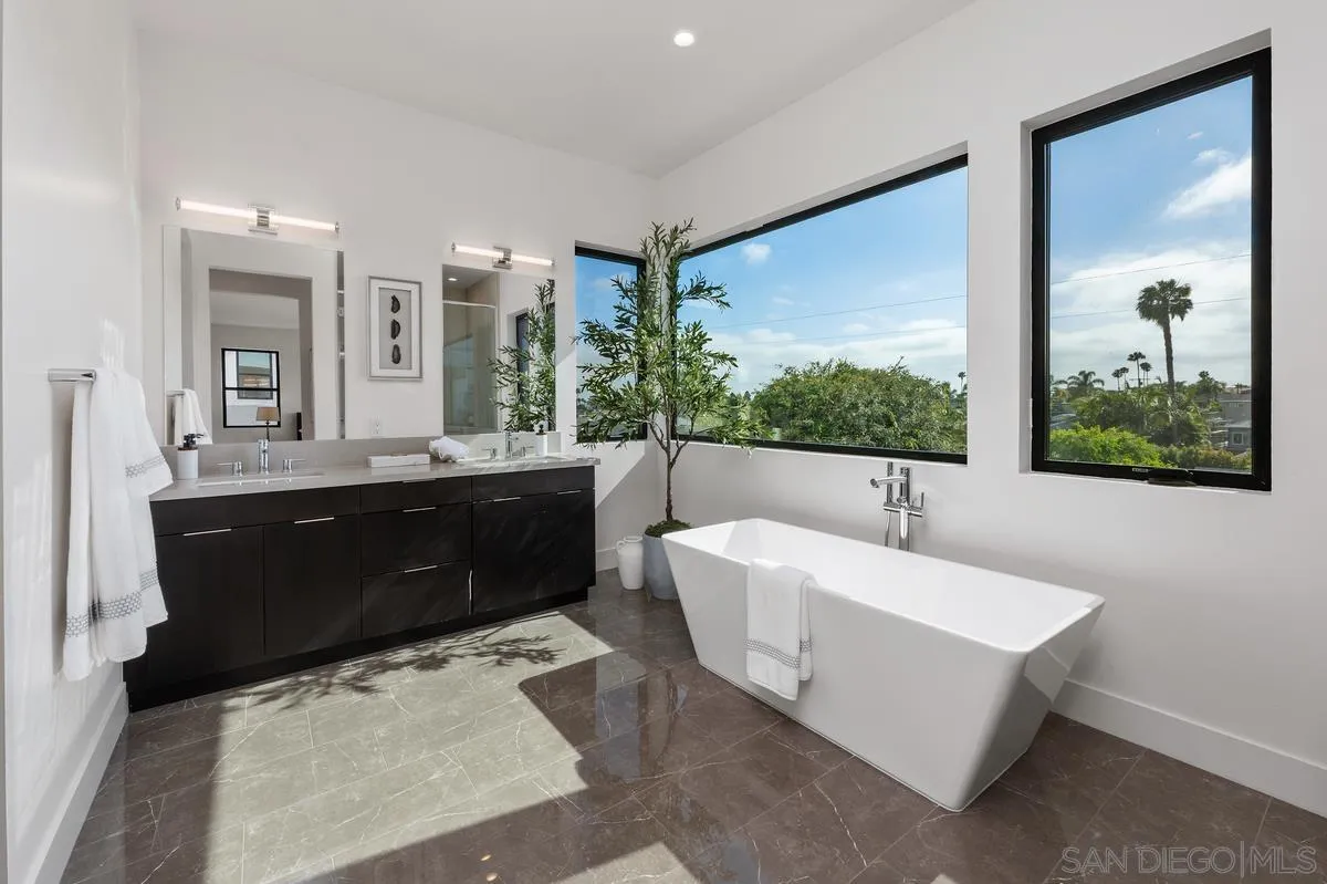 https://cdn.realtyfeed.com/cdn/127/260011321/7cc4fc541b3b0cf0ff6d11346598c5cb.webp