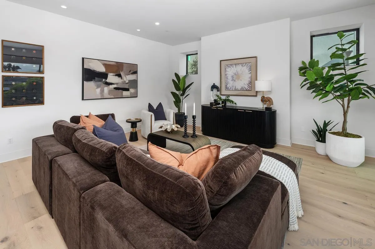 https://cdn.realtyfeed.com/cdn/127/260011321/8d7681d071f7b7db378505a88bb6f685.webp