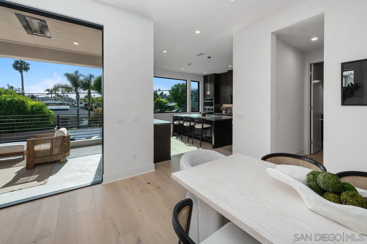 https://cdn.realtyfeed.com/cdn/127/260011321/ecbb2077e1470f1aa2f45020fbd29552.webp