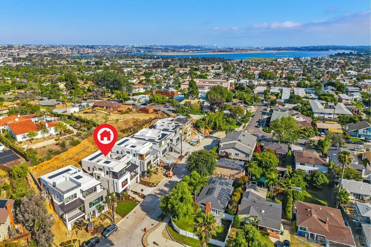 https://cdn.realtyfeed.com/cdn/127/260011321/fe2b63f08cf0b9eb7d3bccbd5fba127d.webp