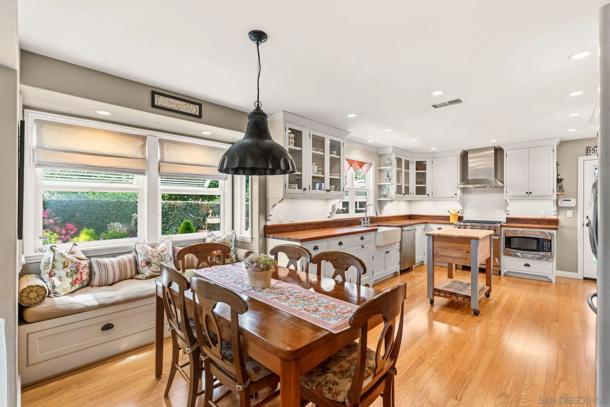 https://cdn.realtyfeed.com/cdn/127/260011323/20f257edbaaa85ceecf0d4e0ac54b466.webp