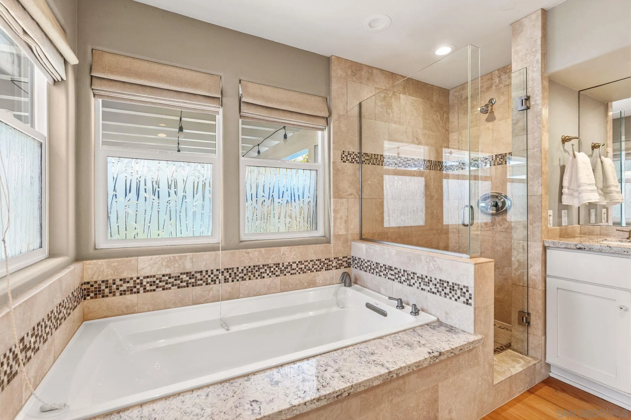 https://cdn.realtyfeed.com/cdn/127/260011323/328d7d8bc89e8eea894a7fc316922935.webp