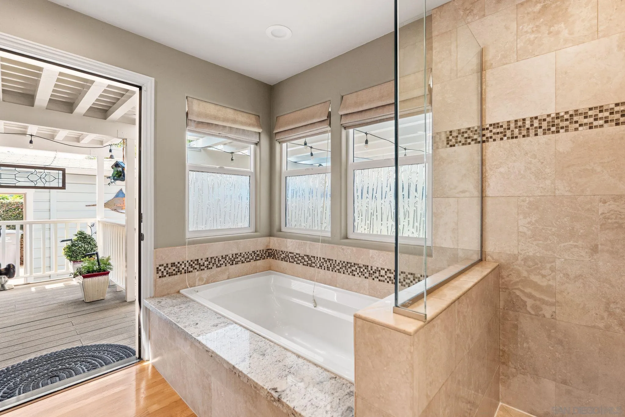 https://cdn.realtyfeed.com/cdn/127/260011323/6b59c8e0133f07ee2d3e2d0ec8a5bdde.webp