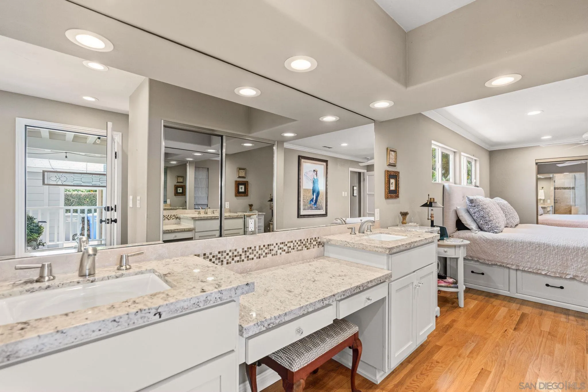 https://cdn.realtyfeed.com/cdn/127/260011323/8245f009c81c8056292d0b9d30abb393.webp